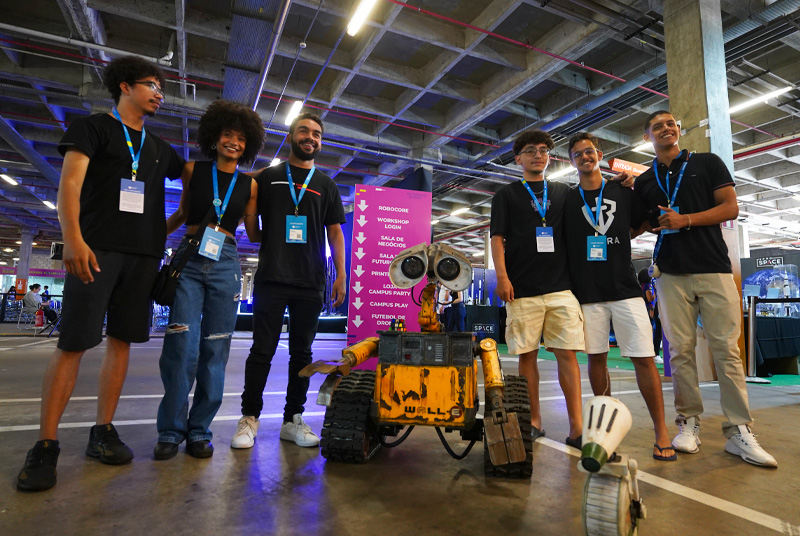 Foto campus quem pensa grande